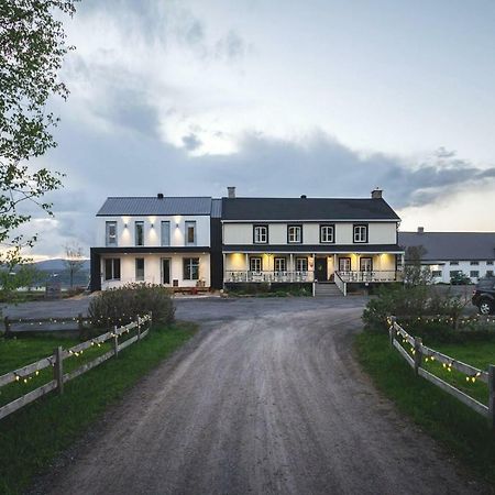 Les Ancetres Auberge & Restaurant St-Pierre-de-l'Île-d'Orléans Esterno foto