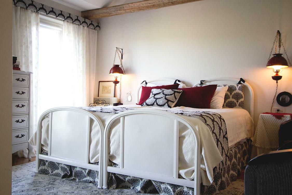 Les Ancetres Auberge & Restaurant St-Pierre-de-l'Île-d'Orléans Esterno foto